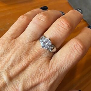 Elegant Silver Women's Ring